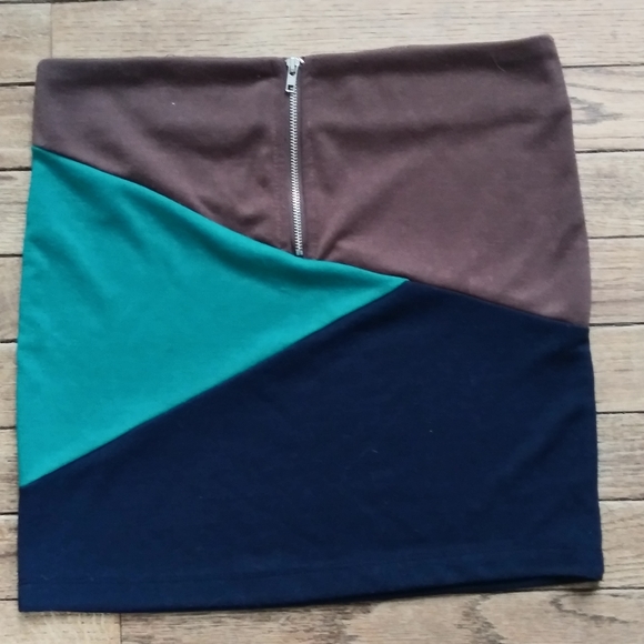 Geometric multicolored mini skirt - Picture 2 of 3